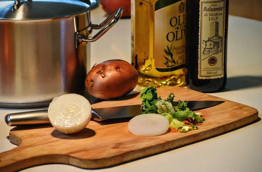 Creative Ways to Use Olive Oil and Vinegar in Everyday Cooking